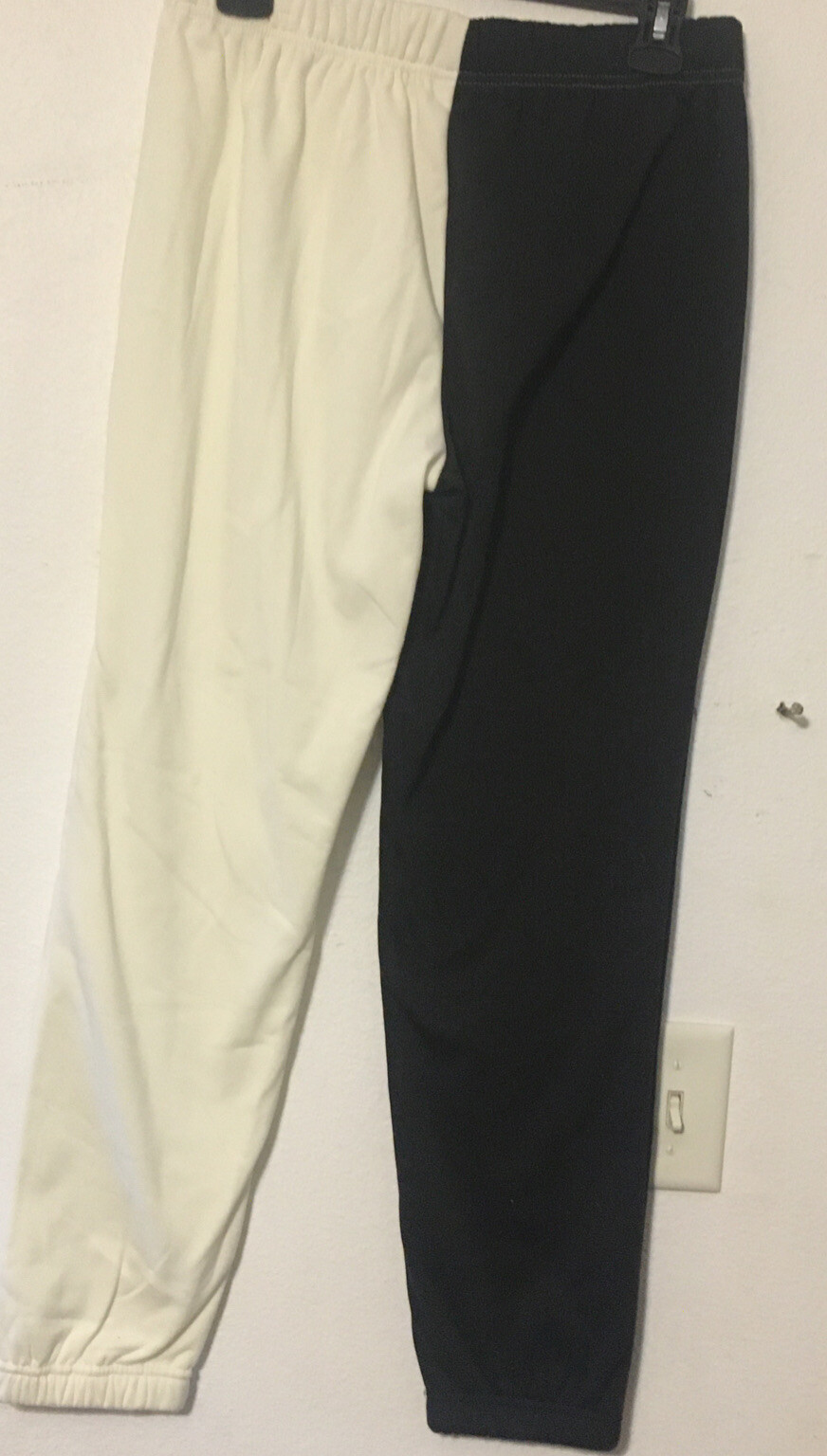 Picture 3 of 24