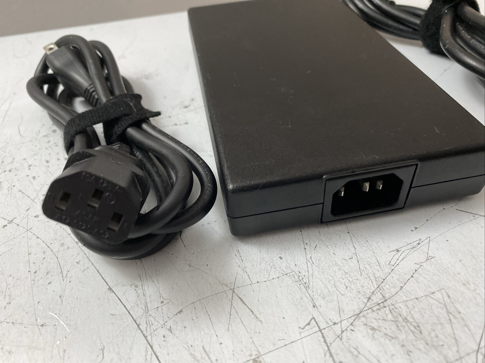 HP 200W Laptop AC Adapter Power Supply (677764-002) for sale 