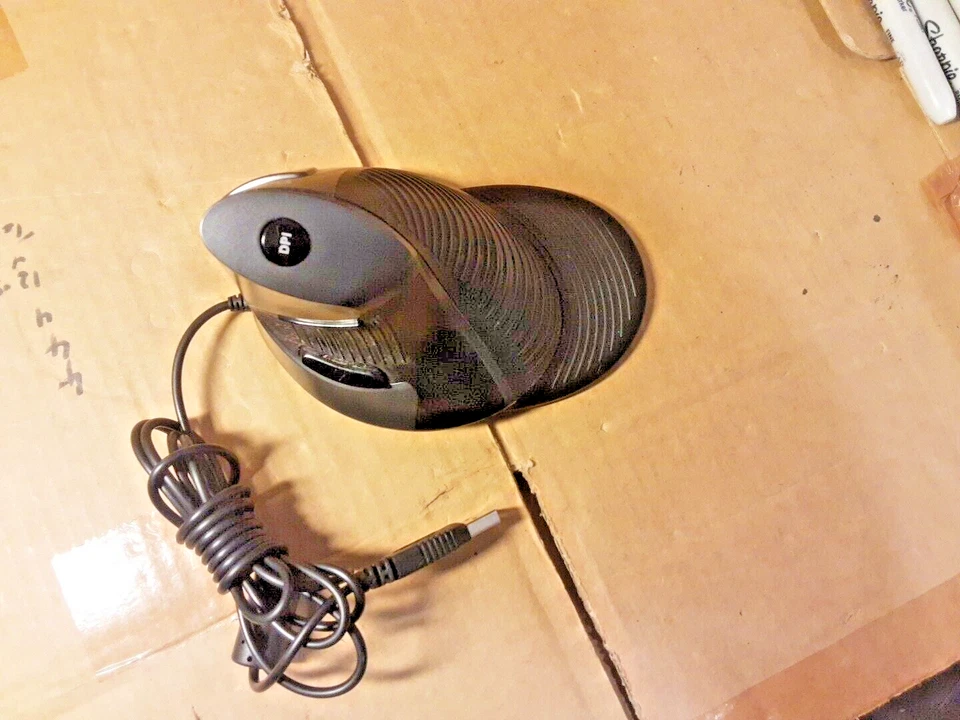 Delux M618 Ergonomic Wired Vertical Optical Mouse - Image 4 of 4