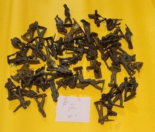 Lot Of 40 VTG 60s Plastic Army Toy Soldiers- approx 1 inch big  2