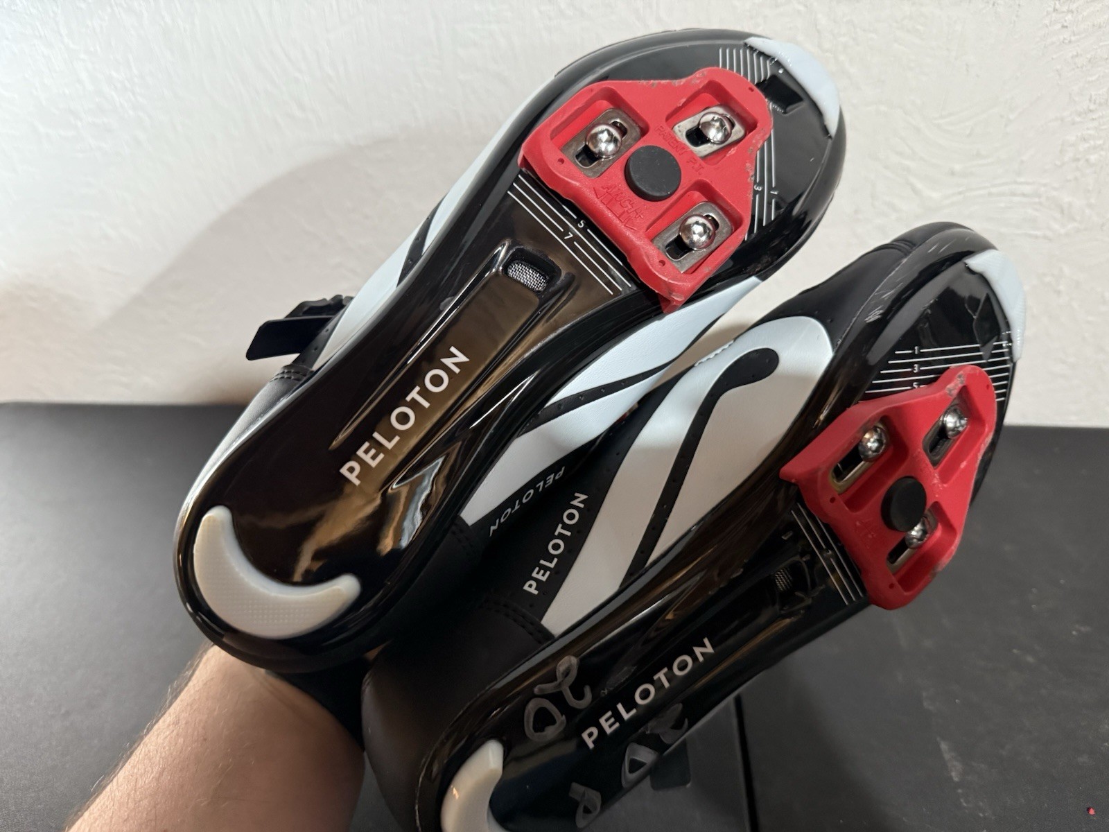 Peloton Cycling Shoes Size 42 US Men's Size 9 Black Red Strap Clip In