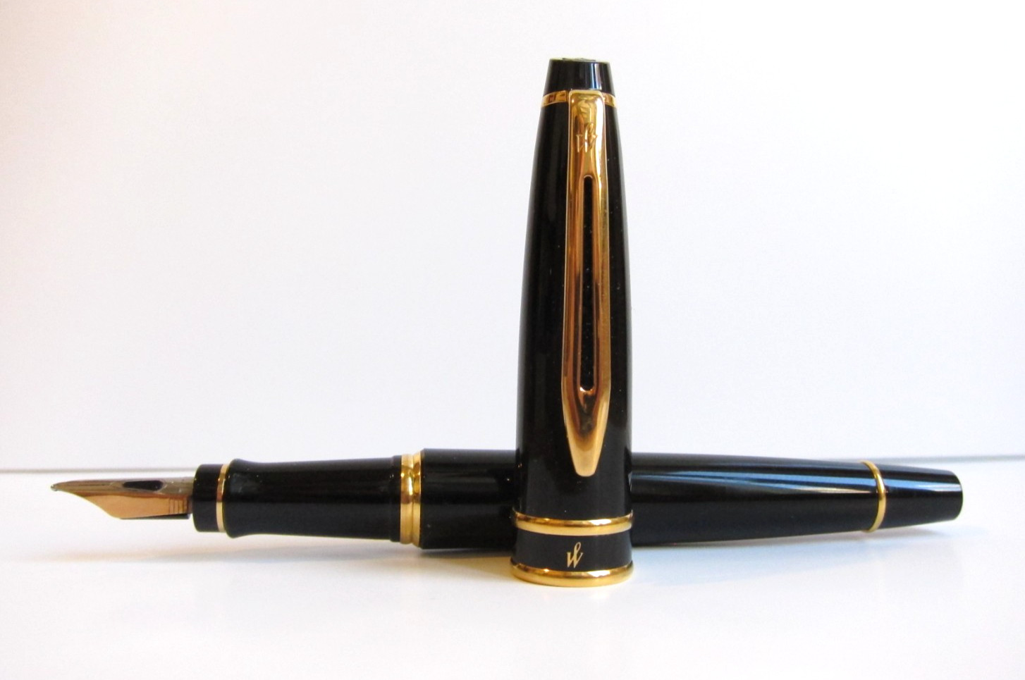 Waterman Expert Mk I Black Laque Fountain Pen, Medium GP Steel Nib with Filler