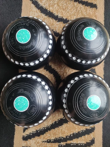 Henselite Lawn Bowls Woods Size 2 Heavy Super-Grip Good Condition