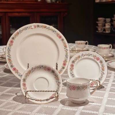 Paragon Belinda Bone China 30Pc Set of 6 Floral Gold Trim England MINT