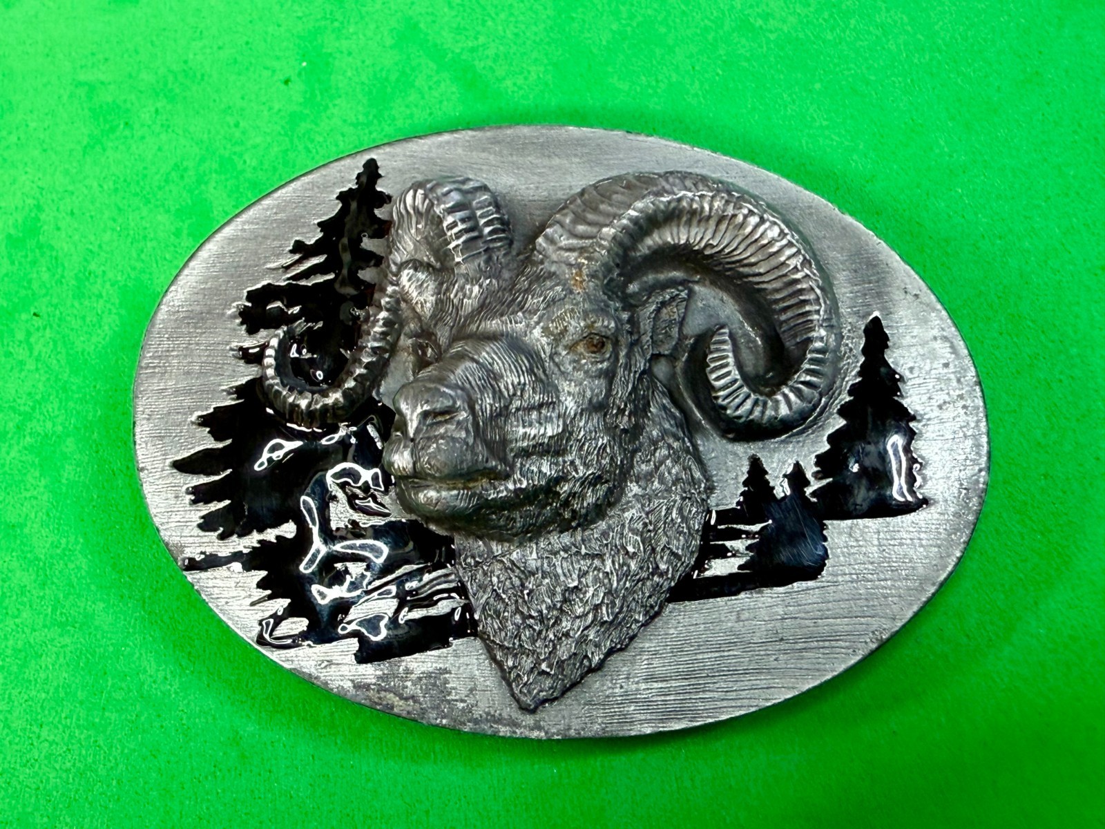 Bighorn Sheep Ram Raised 3D Vintage 1992 Siskiyou G-8 Oval Pewter Belt Buckle