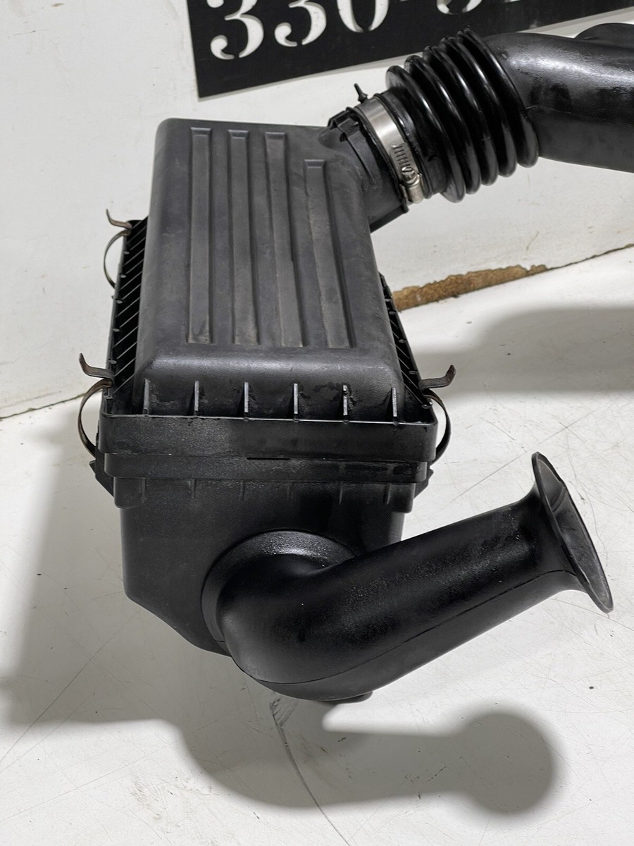 Jeep Wrangler TJ 97-02 2.5 Air Cleaner Filter Box Tube Connector