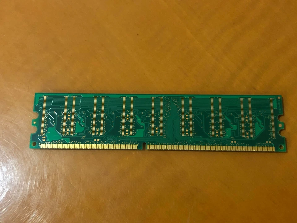 Micron MT8VDDT3264AG-40BG5 256MB PC3200 400MHz DDR CL3 P/N 326667-041 Memory RAM - Image 4 of 4