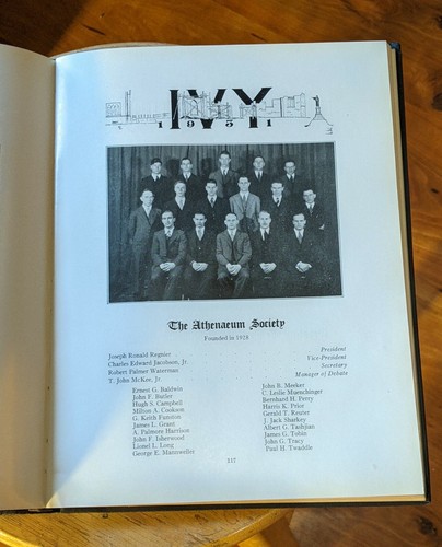 1931 Ivy, Trinity College, Hartford, Connecticut Yearbook excellent condition - Foto 8 di 9