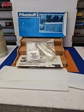 PIKESTUFF Engine House Plastic Kit 0008