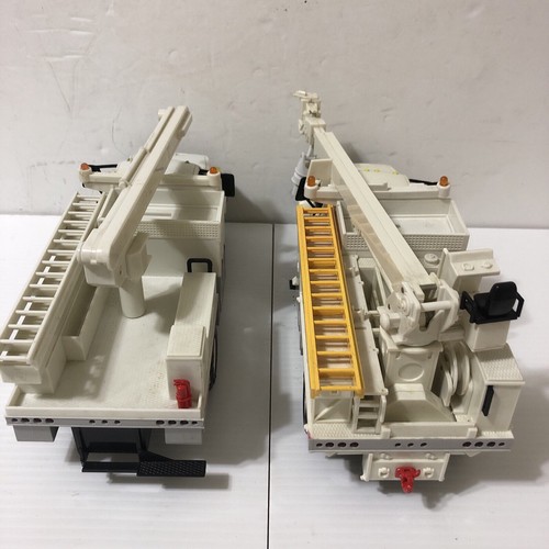 OmEd Set Of 2 Bucket GMC Trucks Bank Employee Edition 1995 1-1 & 1996 2-1 - Picture 6 of 23