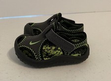 Nike Sunray Protect Sandal Boys or Girls Toddler Size - 2 Black / Neon Green