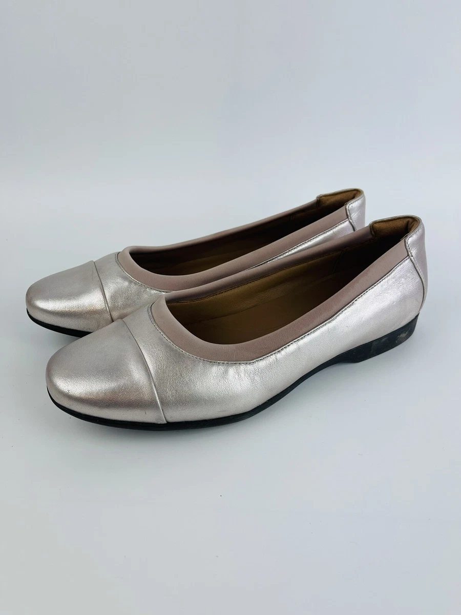 Clarks blush deals pink shoes
