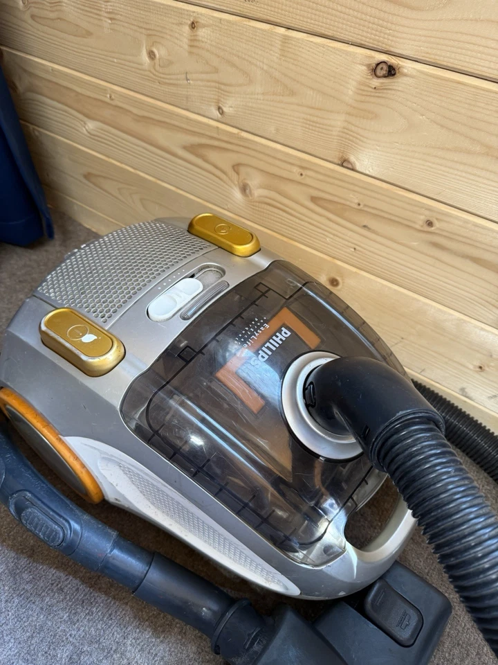 Philips FC8146 EasyLife Compact Bagless Vacuum Cleaner Parquet 1400W - Image 3 of 4