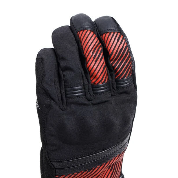 Black Black Red, photo 7 of 7