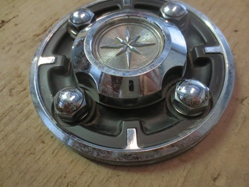 Datsun Center Cap Rim Hubcap Wheel Lug Hub Cover 40315 2200M OEM USED 4 - Picture 10 of 18