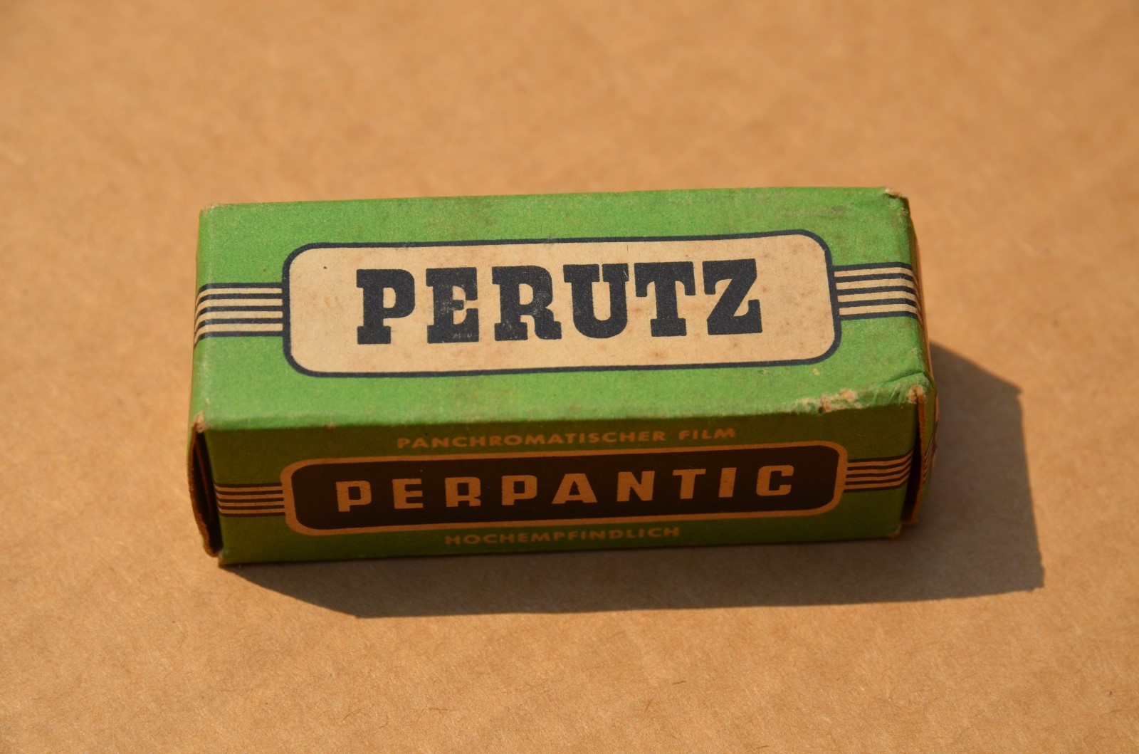 VINTAGE PERUTZ  ROLLFILM PERPANTIC  UNUSED , EXPIRED 1952,  RARE