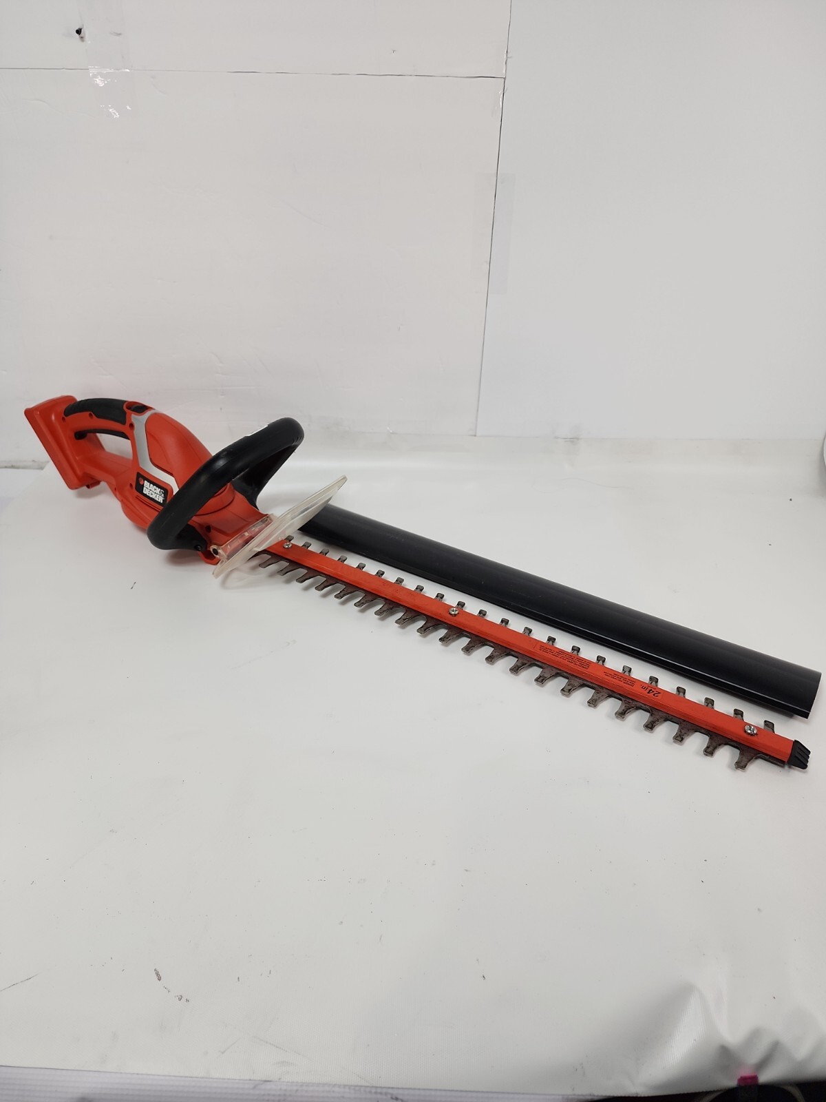 BLACK+DECKER 36V Lithium 24 Inch Hedge Trimmer - LHT2436 - TESTED
