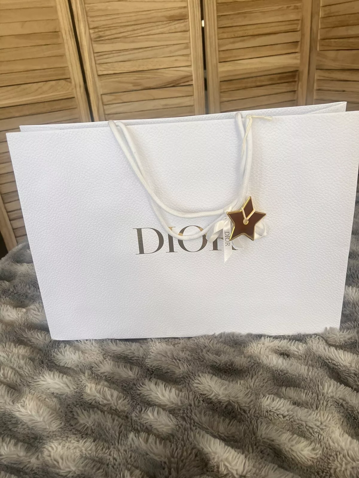 Sac cadeau Dior blanc galet texturé moyen 10,5x9x4,5