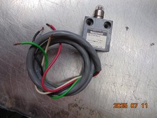 Honeywell 914CE2-3 Limit Switch