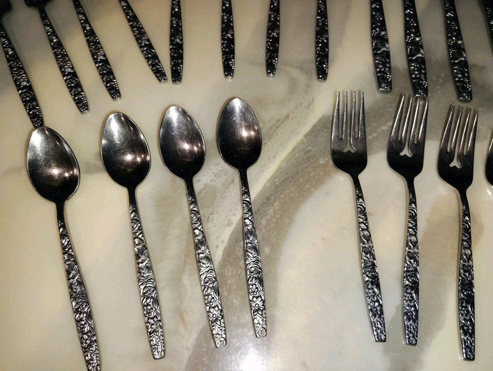 EKCO Eterna Japan Las Palmas Floral 20 Piece Service For 4 Set Silverware Forks - Image 3 of 4