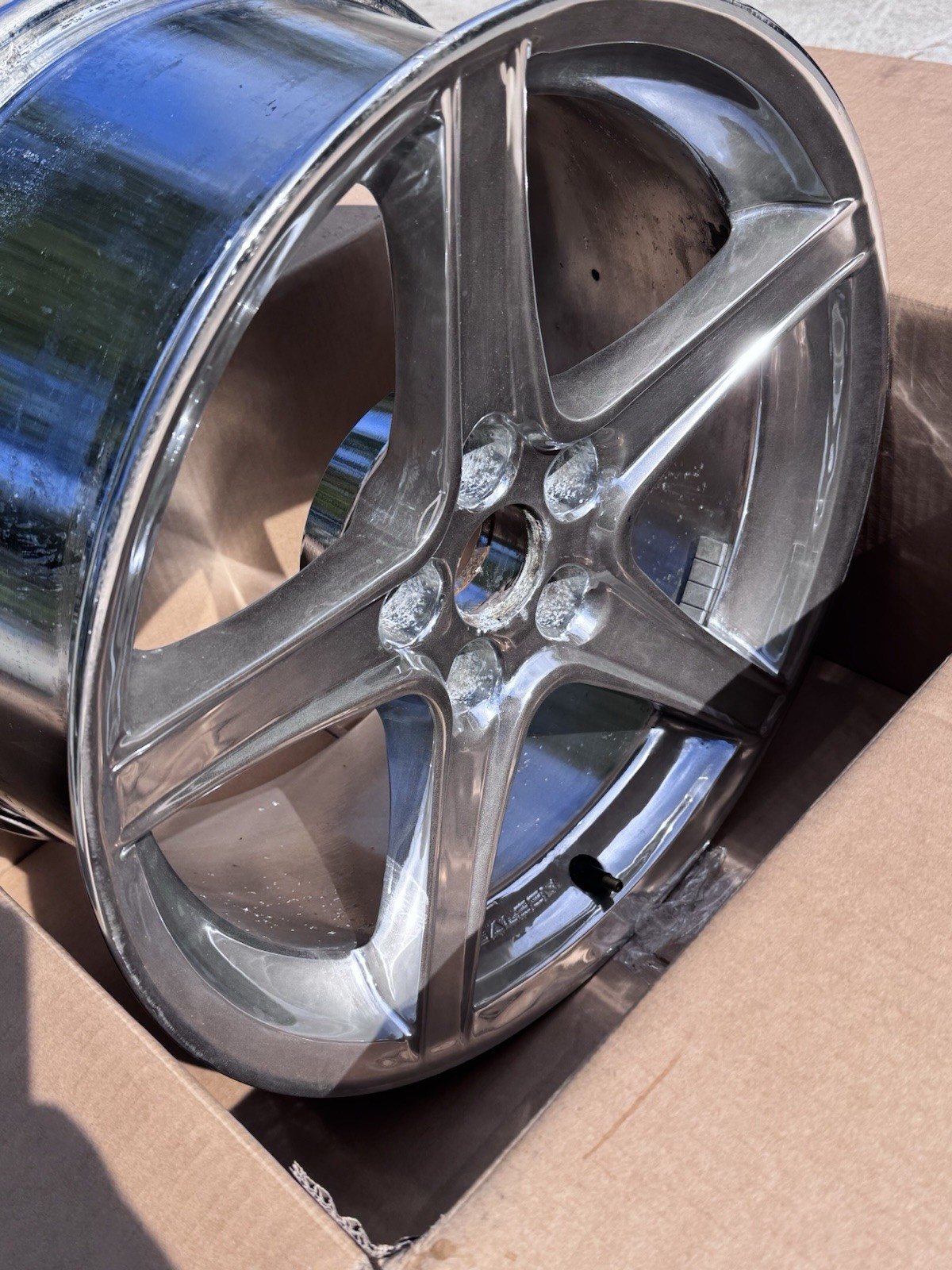 Saleen S281 Front Wheel Chrome