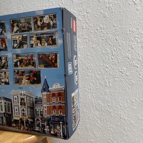 LEGO Creator Expert: 10th Anniversary Modular Building 10255 Assembly Square 