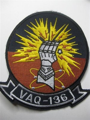 U.S. NAVY VAQ-136 GAUNTLETS IRON CLAW EA-6B PROWLER SQUADRON AUFNÄHER PATCH USN