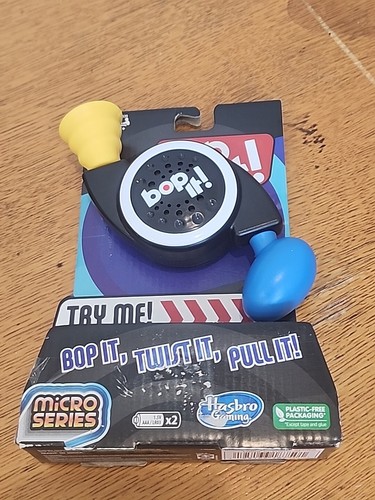 Hasbro Gaming BOB IT,TWIST IT,PULL IT,Micro Series