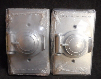 THOMAS & BETTS STEEL CITY OUTDOOR SINGLE OUTLET COVER M/N:  WR74-C, **LOT OF 2**