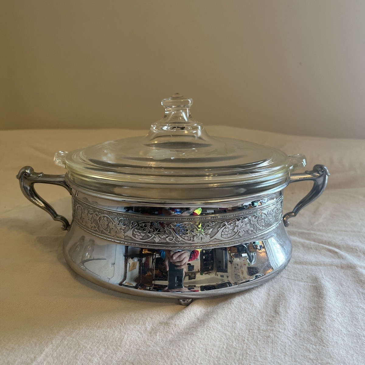 Vintage Early PYREX Etched Glass Casserole Dish w/ Lid Silver