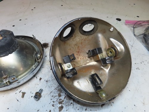 1981 Suzuki GS650L GS650GL Headlight & Bucket - Picture 5 of 5