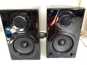 self powered bookshelf speakers