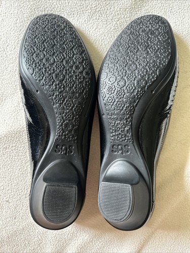 SAS Sonyo Patent Leather Slip On Shoes 9.5 MCut Out Kitten Heel Black NWOB - Picture 9 of 9