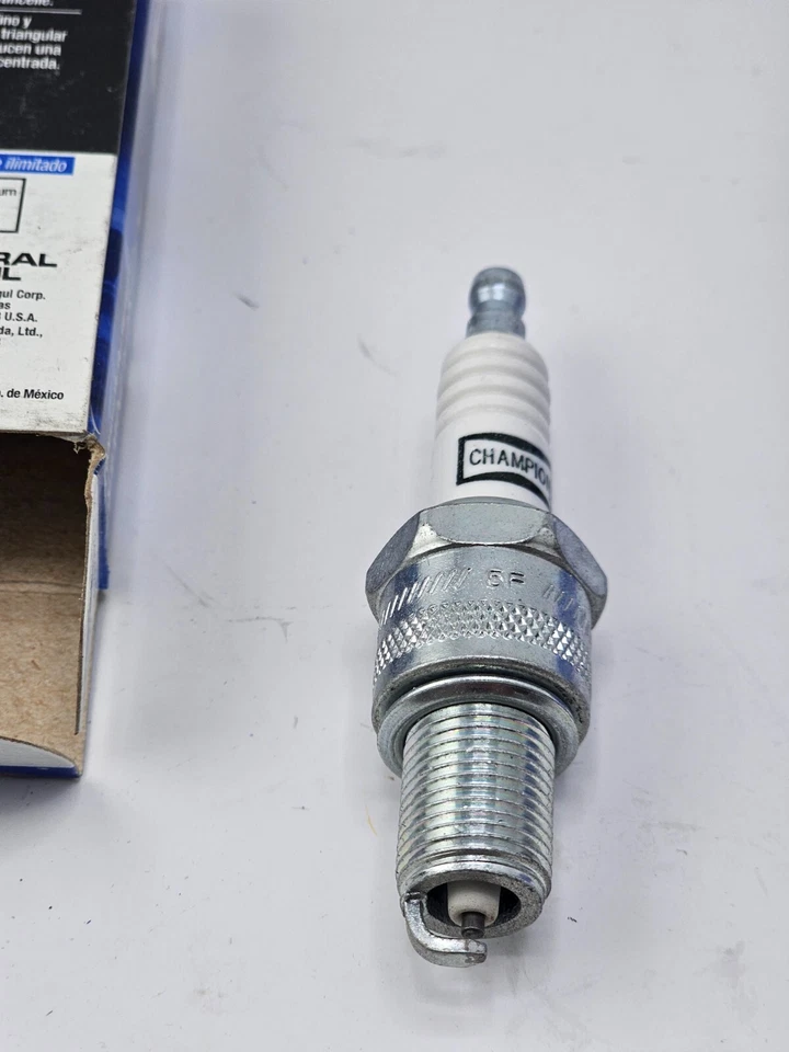 (CANTIDAD 8) Bujía Champion Platinum 3322 para Kia Magentis LX 2006 sedán de 4 puertas Foto 2 de 4