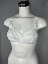 Beauty by Jeunique White Lace Soft Cup Wireless Bra Nursing Style J50 / 32 EE