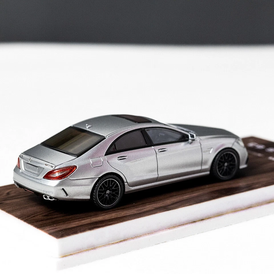  Mercedes-Benz CLS 63 AMG Silver MJ 1/64 Scale Diecast Car Model Toy Gift - Image 3 of 4