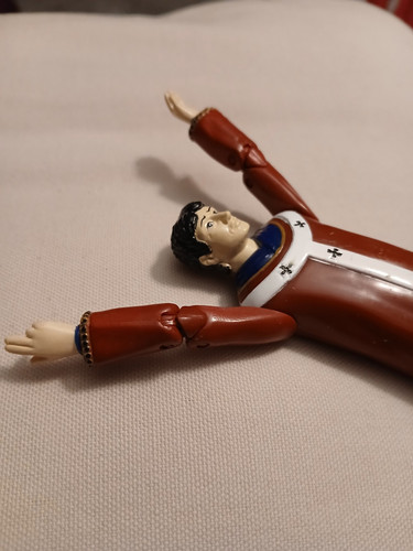 Pope Innocent III Historical Action Figure 2003 Accoutrements Red Robe - Picture 3 of 3