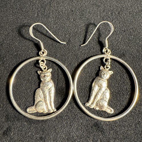 Ancienne boucle d'oreille en argent sterling 925 pendentif cerceau chats assis fil français - Photo 2/9