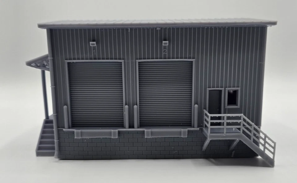 HO Scale Industrial Freight Warehouse – Loading Dock Building - Image 2 of 4