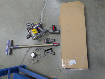 Dyson V8 Animal+ Cordless Vacuum Purple 257253-02   Used