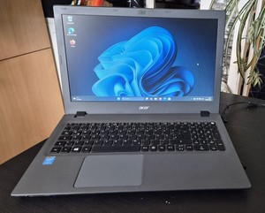 Acer Aspire E5-573 - SSD-Win 11-8GB RAM- i3@1,70Ghz- Tastatur Ghostet sporadisch
