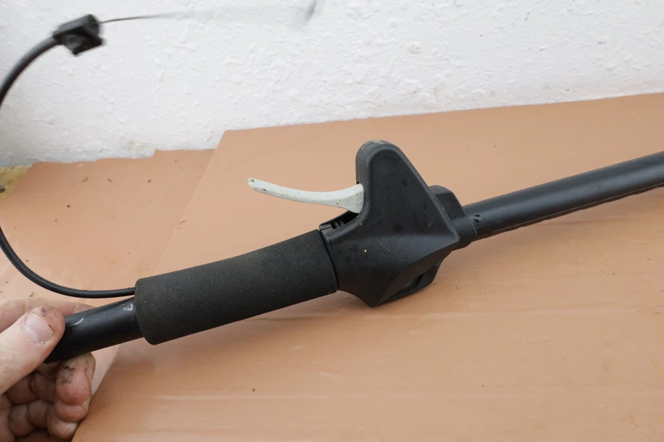 Homelite UT33650A String Trimmer OEM Driveshaft / Trigger Handle - Image 3 of 4