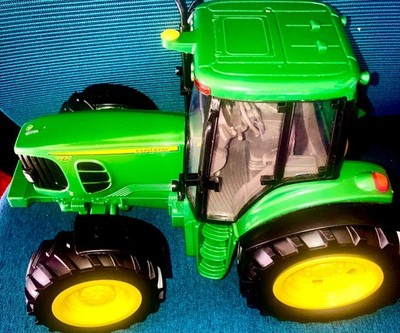 Britains Ertl John Deere 6930 Big Farm Tractor Lights & Sounds Working 1:16