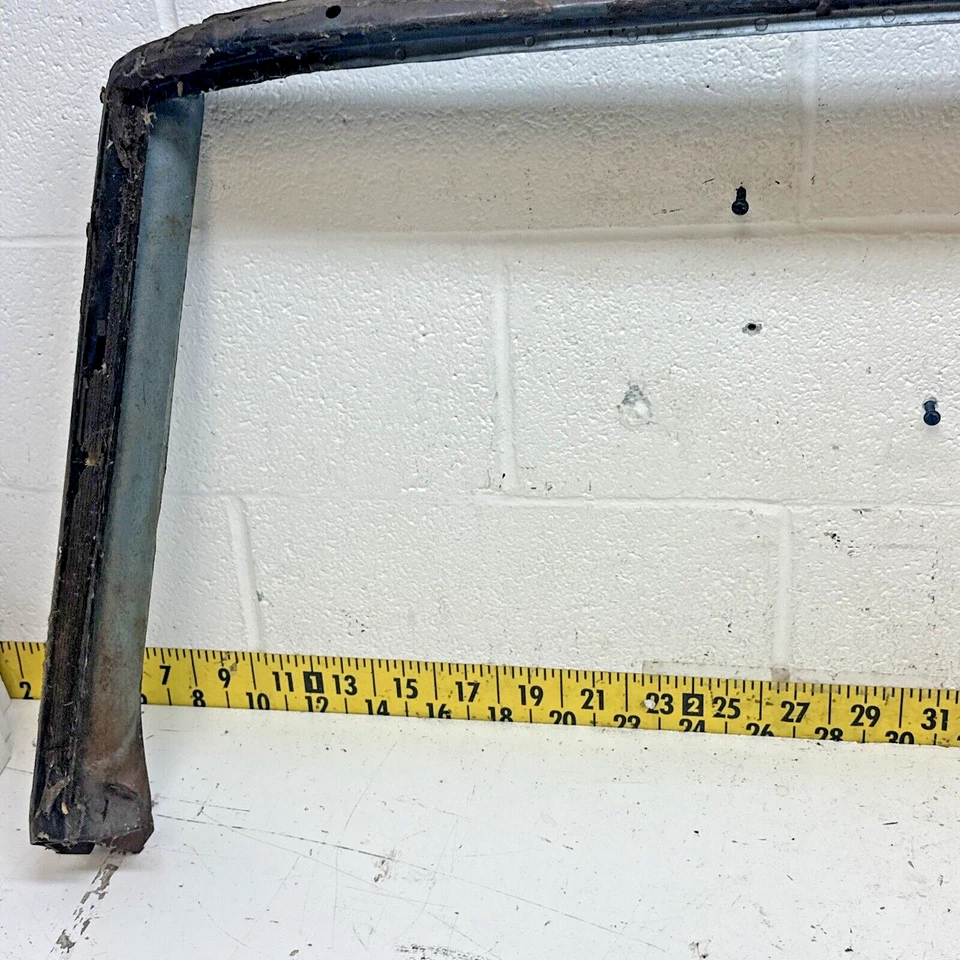 Cuadro de parabrisas usado OEM GM Buick Special/Skylark convertible (LI121) Foto 3 de 4