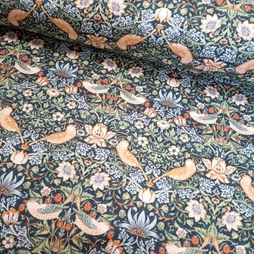 Tessuto William Morris Kelmscott Collection largo 110 cm, Ladro di fragole - Foto 94 di 129