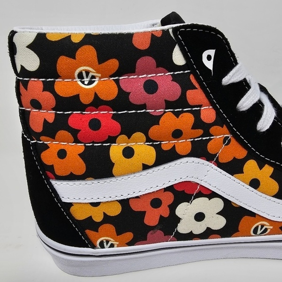 Vans Sk8-Hi Flower Black Multi
High Top Shoes Men\'s Size 10 Customs Sk8-Hi Wide Halloween Shoe in Customs | Vans main image 2