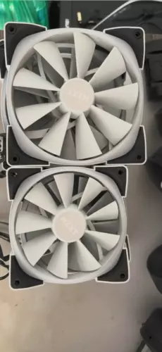 NEW NZXT AER RGB 2 140mm White Fluid Dynamic Bearing 4-Pin PWM Fan