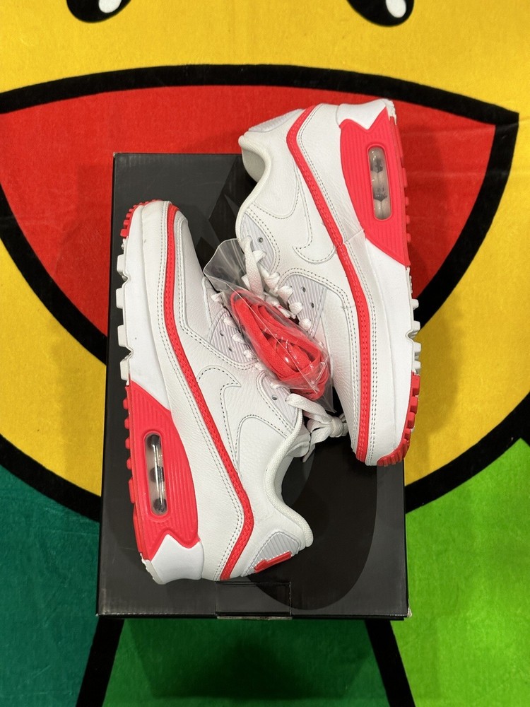 Size 5 - Nike Air Max 90 x Undefeated White Solar Red 2019