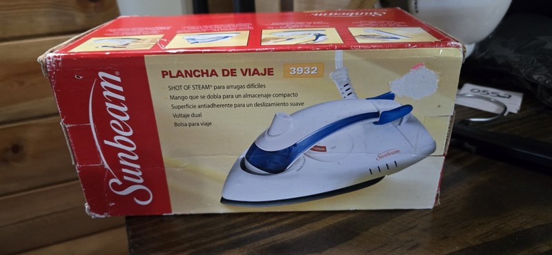 Sunbeam Shot of Steam International Travel Iron 3932 White EUC