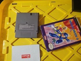 Mega Man 4 NES CIB Complete in Box Capcom Authentic w/ Manual + Protector